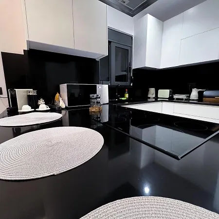 Azure Serenity Suite 9 شقة ساراندا