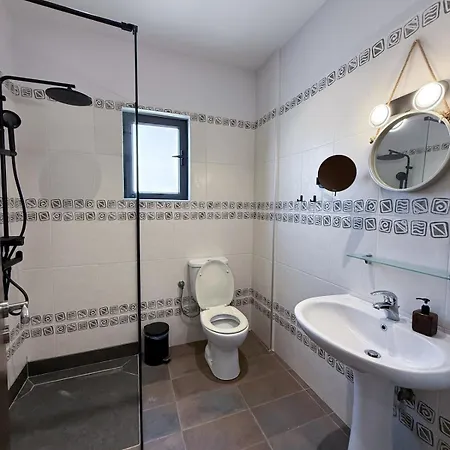 Azure Serenity Suite 9 شقة ساراندا